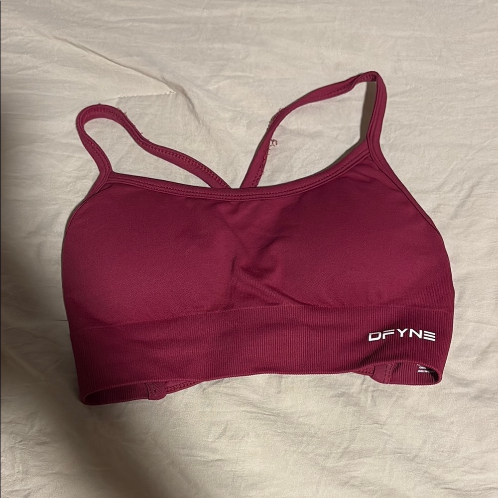 Dfyne dynamic backless sports bra color berry